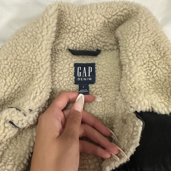 Gap Jean Jacket - Picture 3 of 3